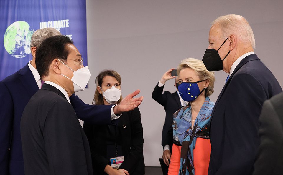 Power Assist Suits reduced back stress and helped officials pick up shots at shot-put venues, while also aiding personnel in the exchange of weight plates during powerlifting competitions. TOKYO 2020