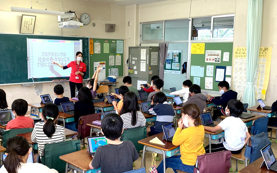 ICT in Schools Equips Students with Life Skills for Digital Era