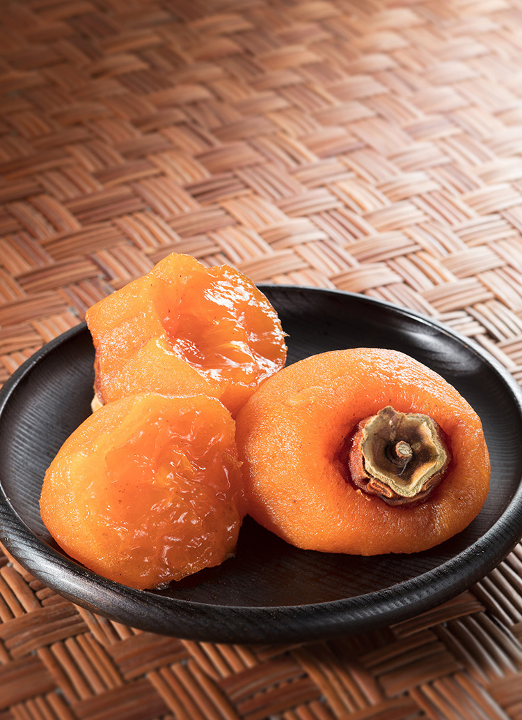 The EU lifted the import restrictions for Japanese food products. Fukushima-produced persimmons and Pacific saury now no longer need pre-export testing for radioactivity.