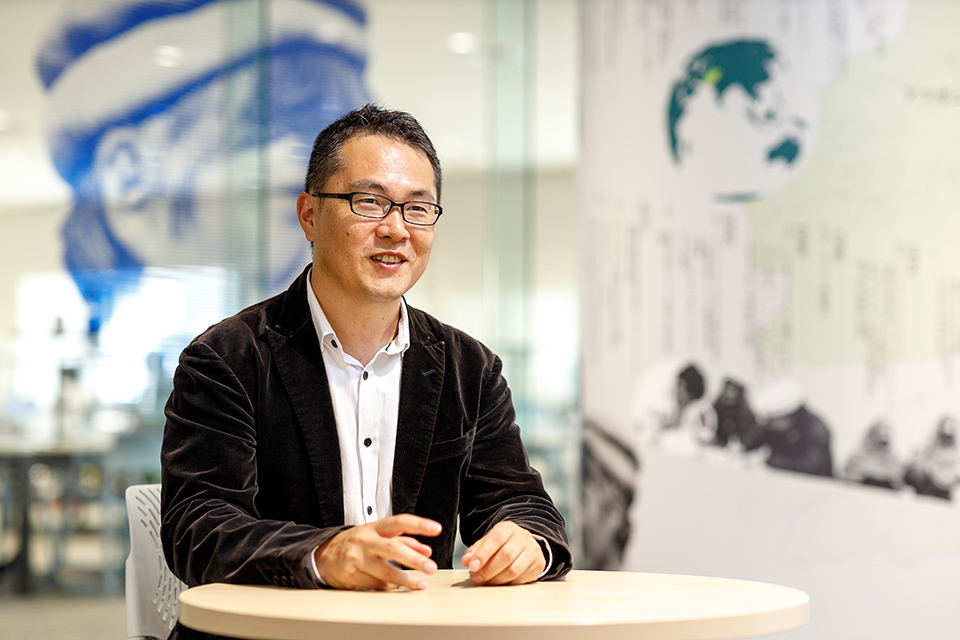 Portrait of Associate Professor AIZAWA Nobuhiro of Kyushu University