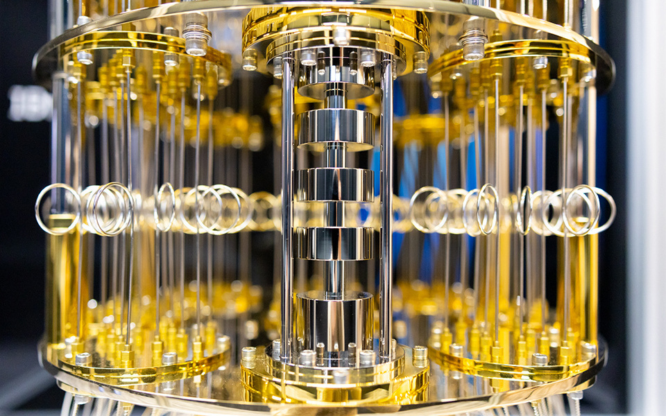 Pursuing the 100,000-Qubit Quantum Computer Through Japan-U.S. Collaboration